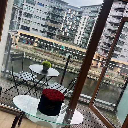 Clarance Docks Apartment Лідс Екстер'єр фото